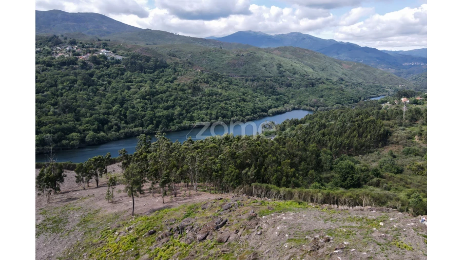 Terreno para Venda em Britelo Foto 3