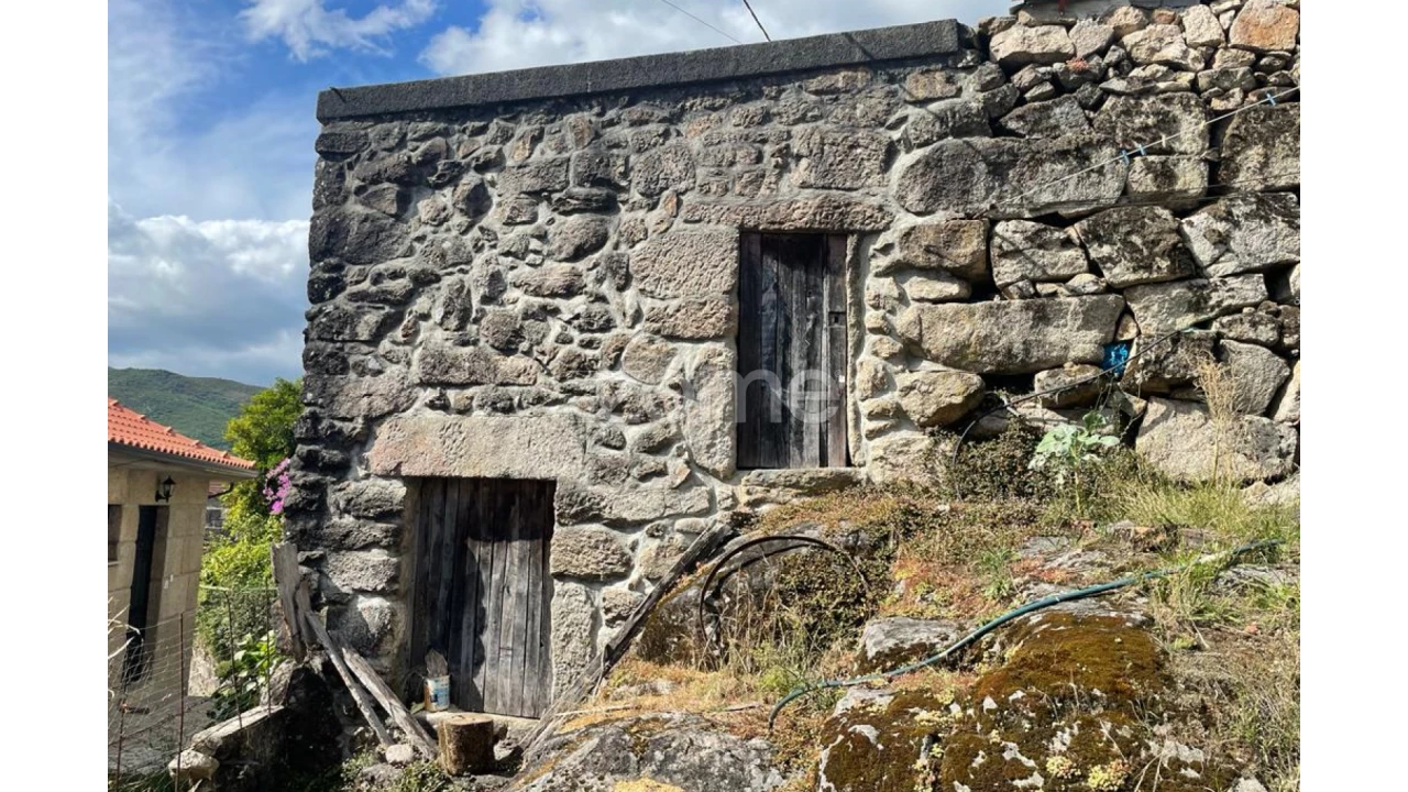 Moradia T5 para Venda em Britelo Foto 3