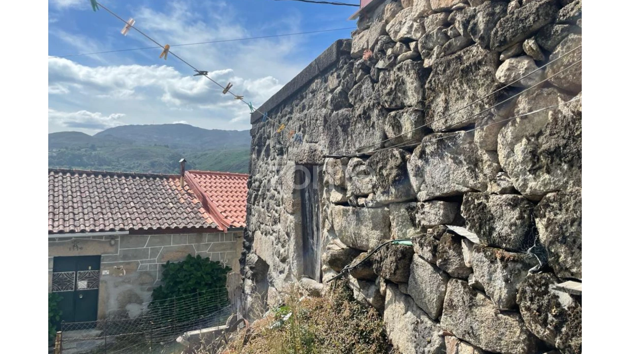 Moradia T5 para Venda em Britelo Foto 6