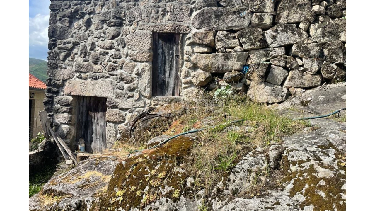 Moradia T5 para Venda em Britelo Foto 7