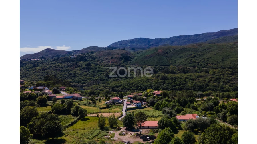 Moradia T5 para Venda em Britelo Foto 34