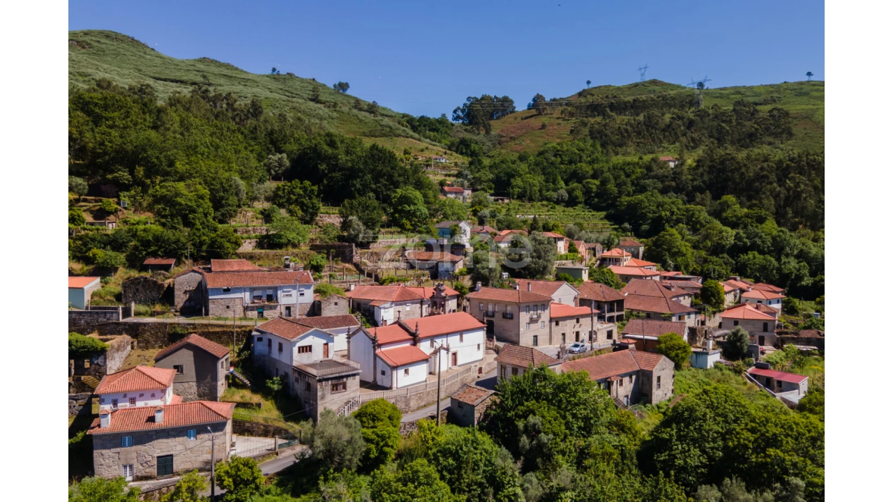 Moradia T5 para Venda em Britelo Foto 30