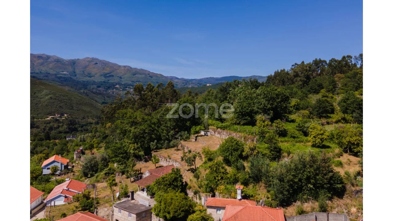 Moradia T5 para Venda em Britelo Foto 32