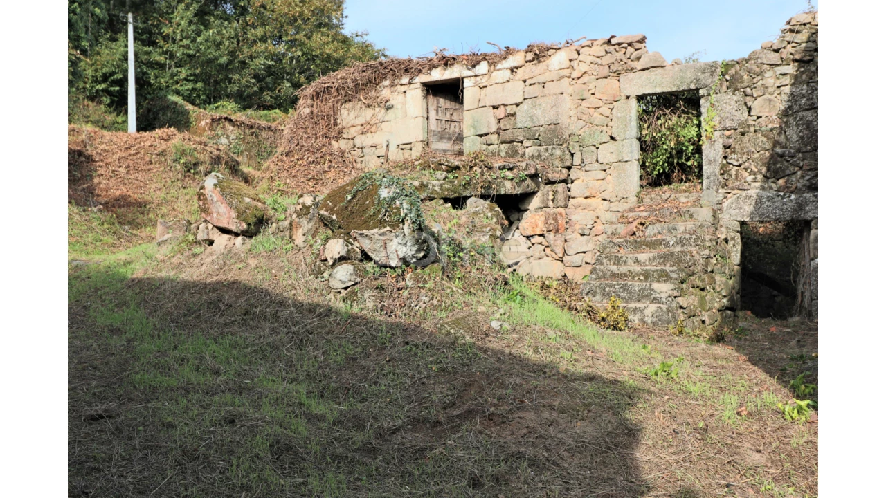 Moradia T2 para Venda em Touvedo (São Lourenço e Salvador) Foto 1