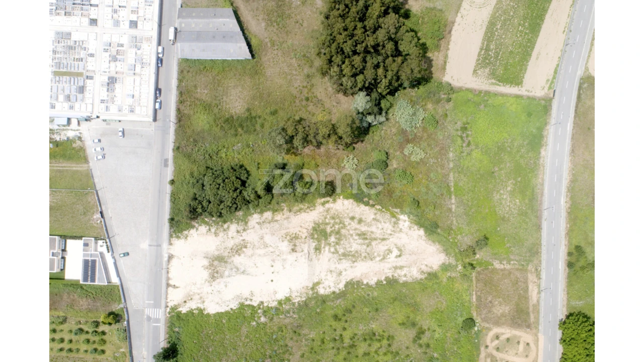 Terreno para Venda em Serzedo e Perosinho Foto 2