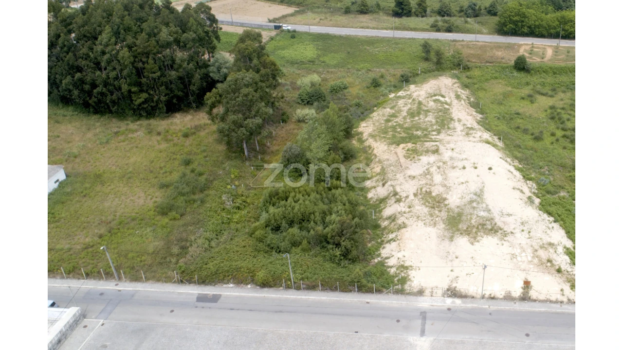 Terreno para Venda em Serzedo e Perosinho Foto 3