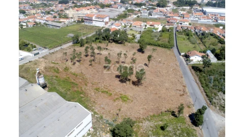 Terreno para Venda em Serzedo e Perosinho