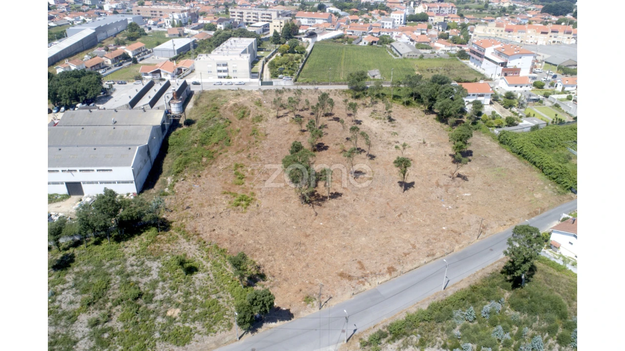 Terreno para Venda em Serzedo e Perosinho Foto 4