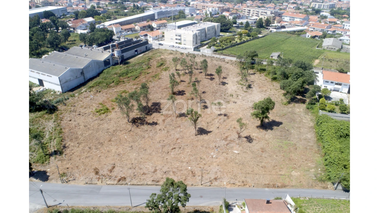 Terreno para Venda em Serzedo e Perosinho Foto 17