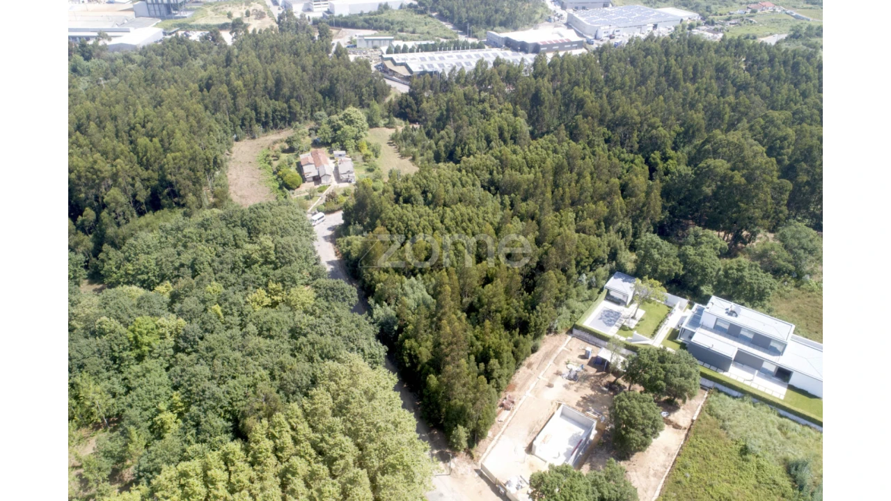 Terreno para Venda em Serzedo e Perosinho Foto 11