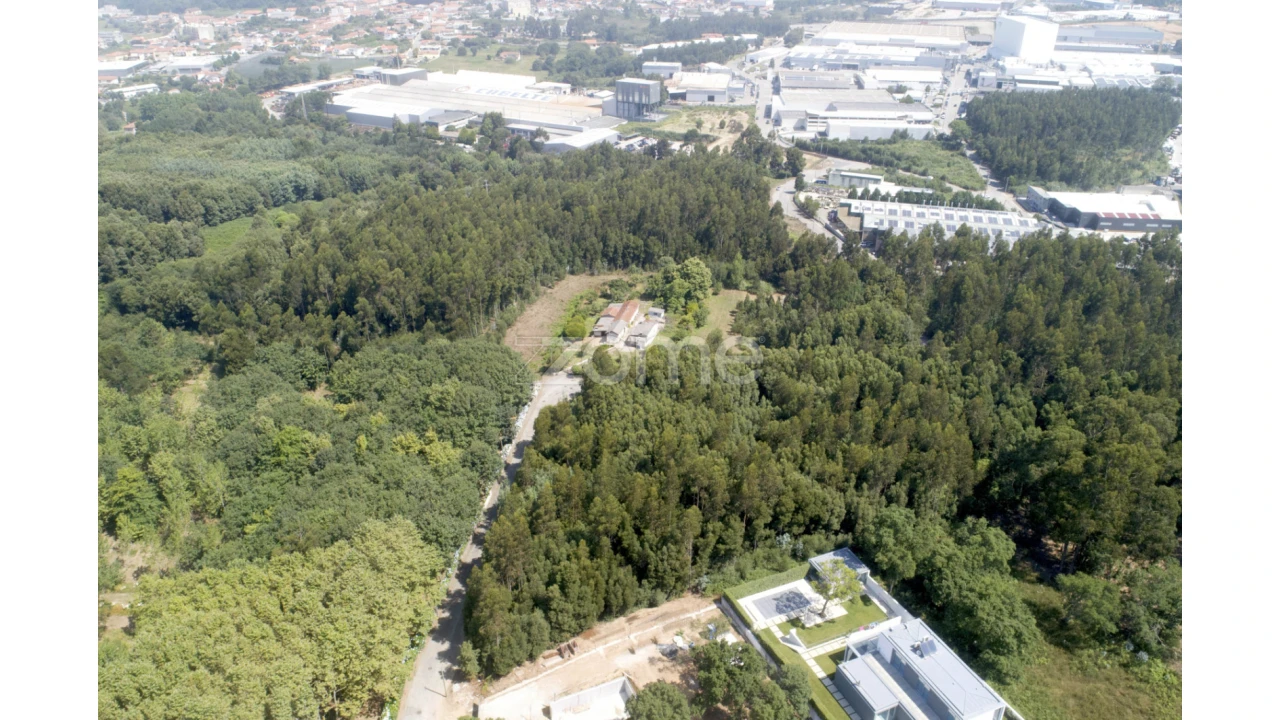 Terreno para Venda em Serzedo e Perosinho Foto 16