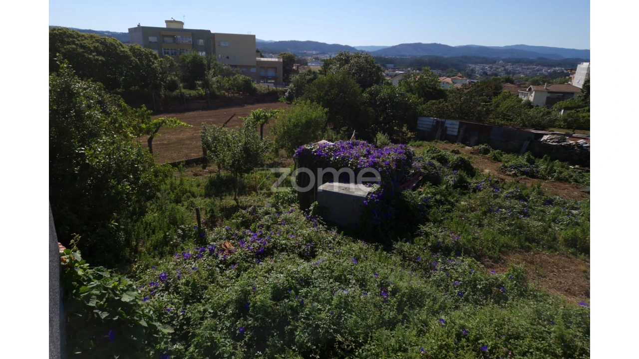 Terreno para Venda em São João da Madeira Foto 2