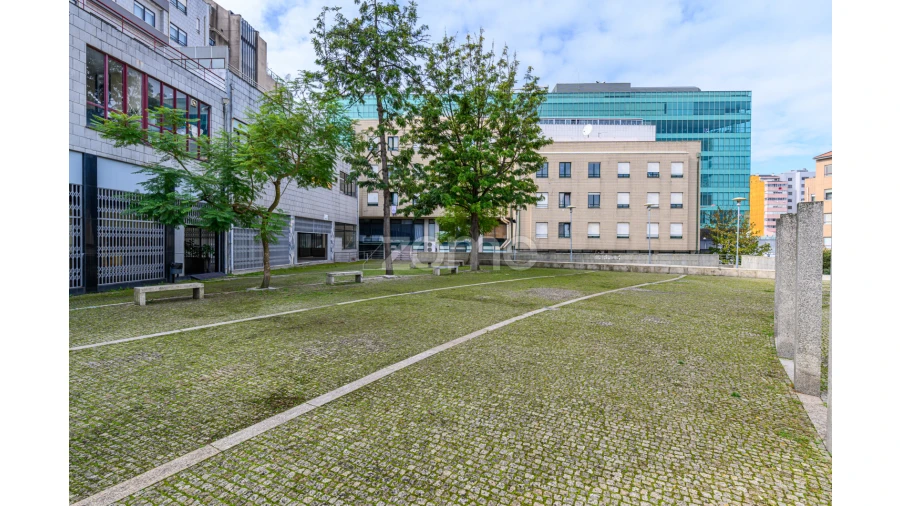 Negócio para Venda em Mafamude e Vilar do Paraíso Foto 17