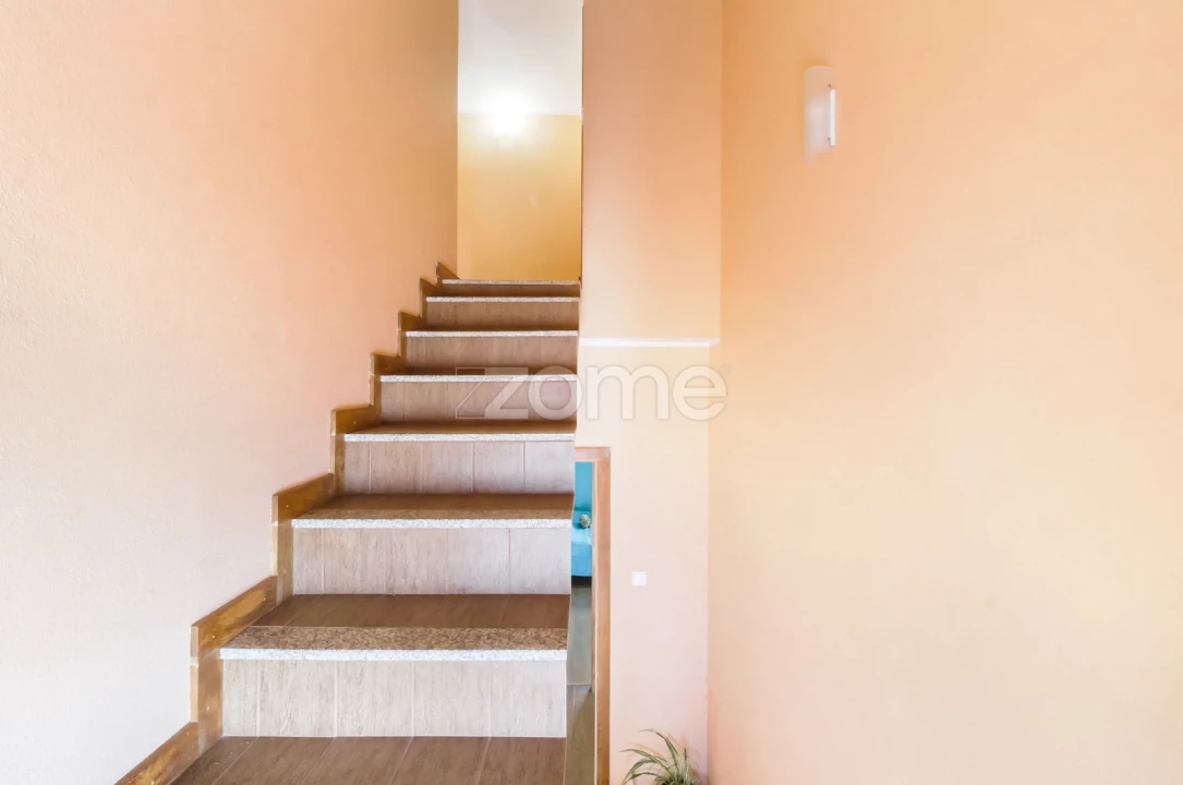 Moradia T6 para Venda em Campo e Sobrado Foto 30