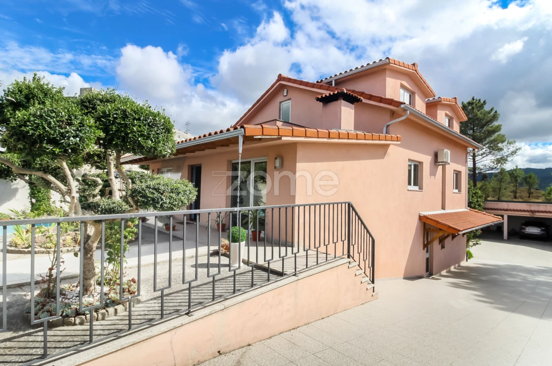 Moradia T6 para Venda em Campo e Sobrado Foto 18