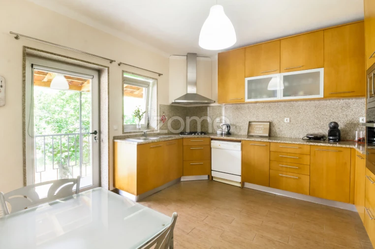 Moradia T6 para Venda em Campo e Sobrado Foto 15