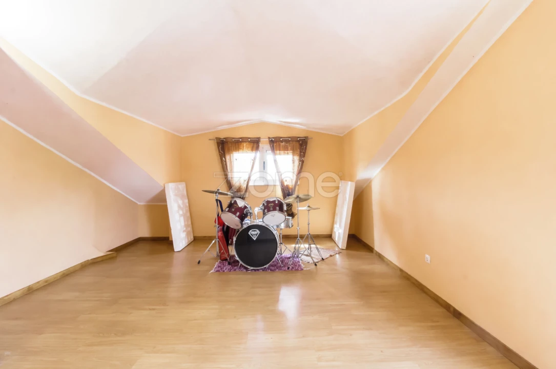 Moradia T6 para Venda em Campo e Sobrado Foto 34