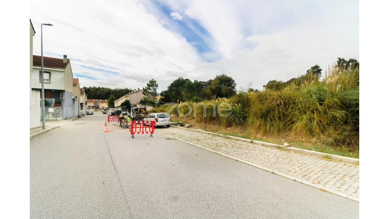 Terreno para Venda em Vilar de Andorinho Foto 10