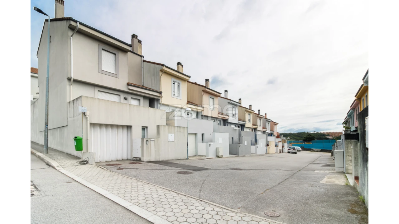 Terreno para Venda em Vilar de Andorinho Foto 20