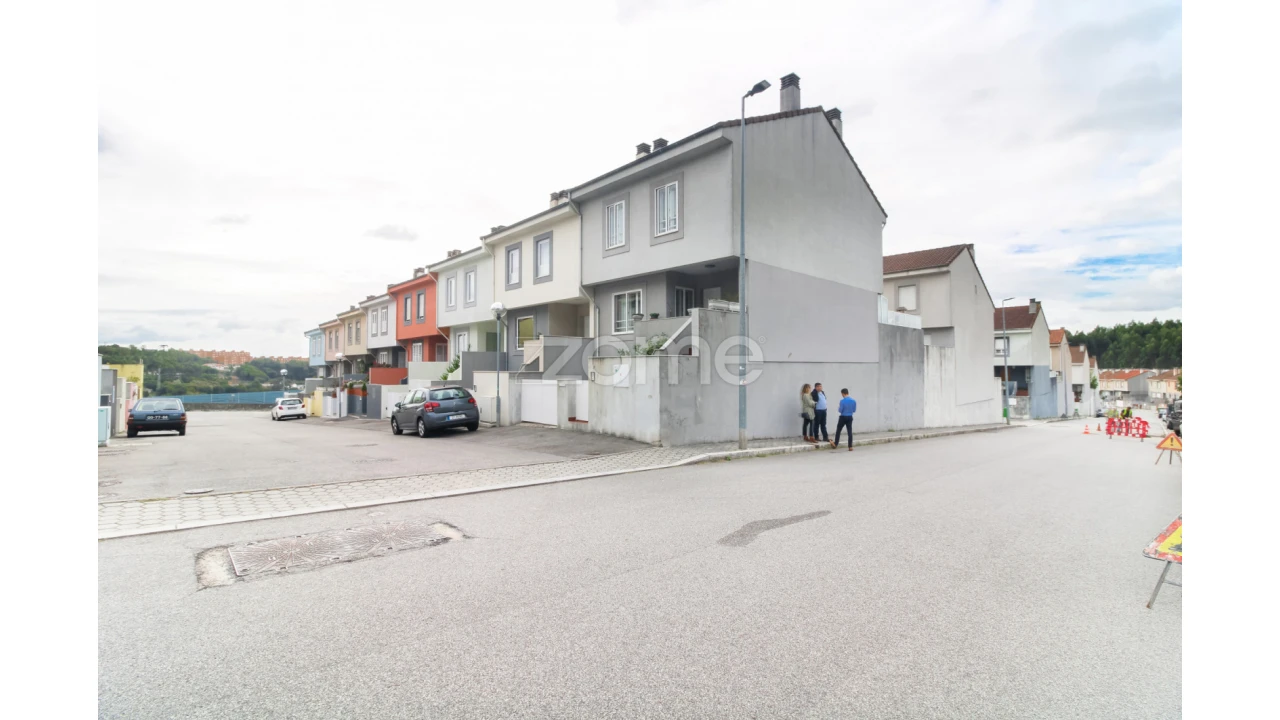 Terreno para Venda em Vilar de Andorinho Foto 22