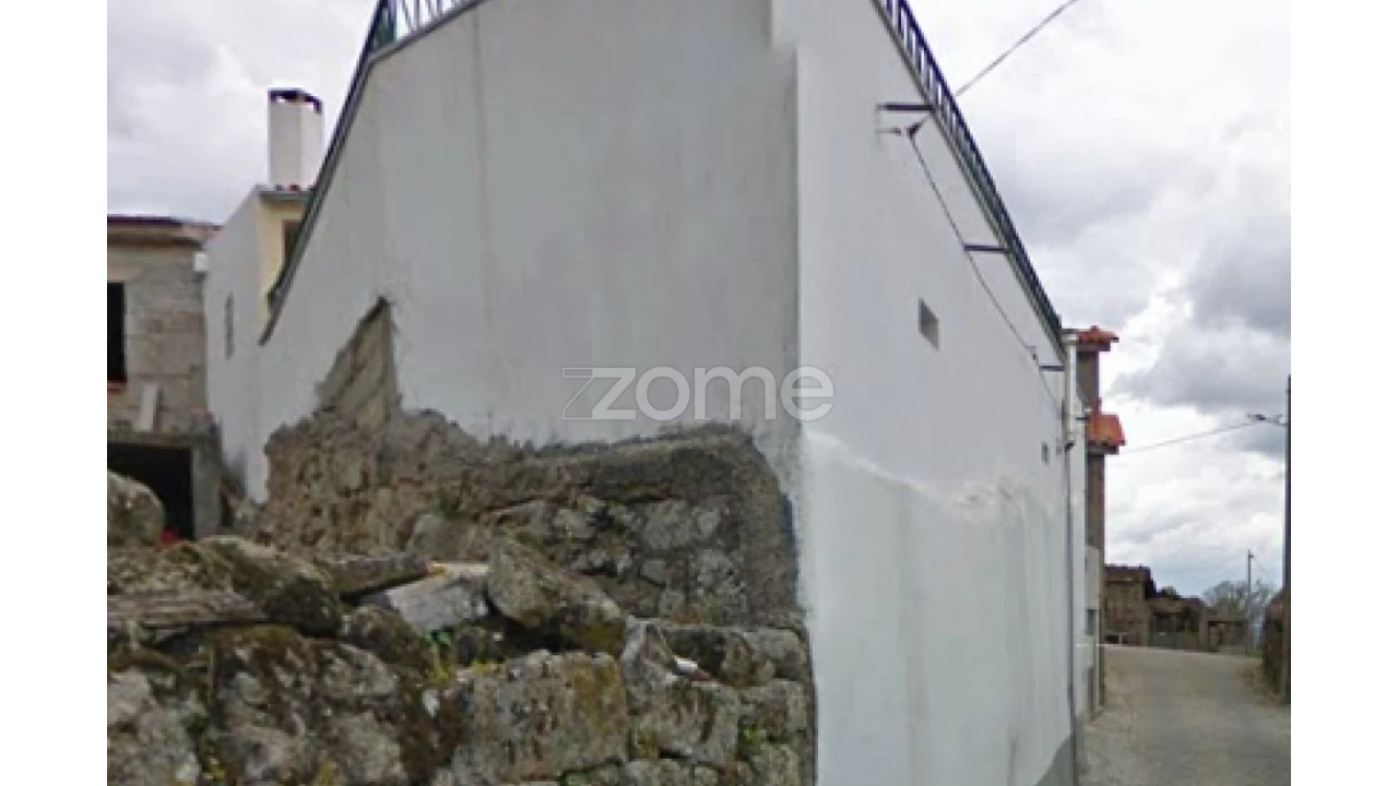 Moradia T2 para Venda em Terras de Massueime Foto 4