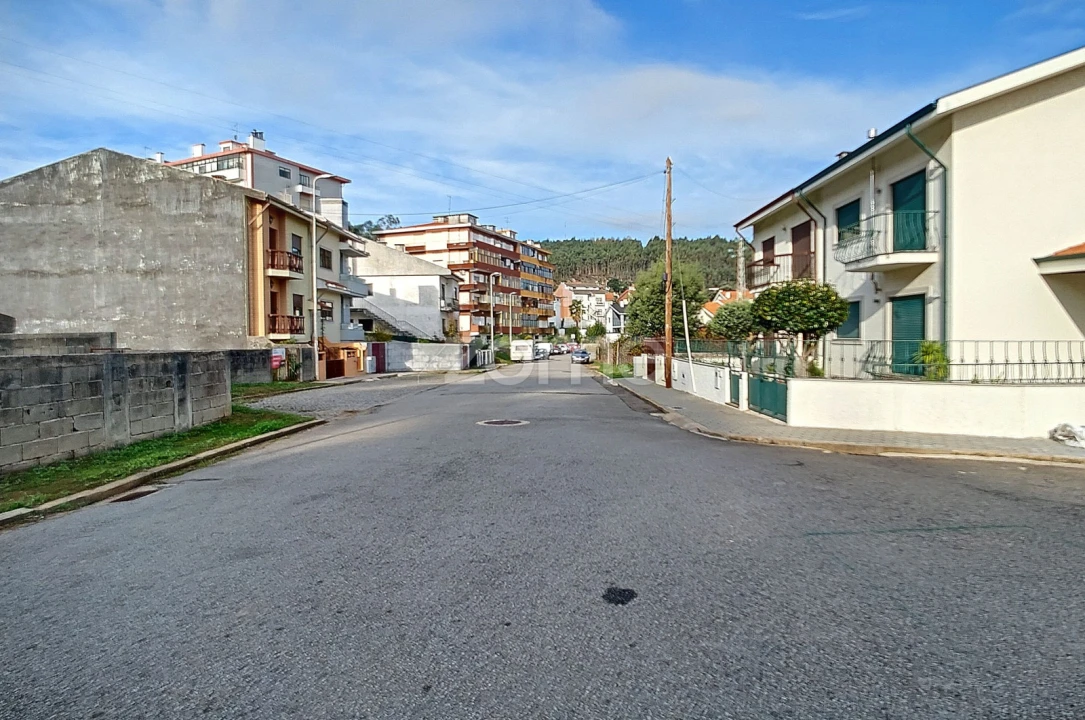 Terreno para Venda em Vilar de Andorinho Foto 7