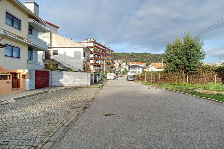 Terreno para Venda em Vilar de Andorinho Foto 8