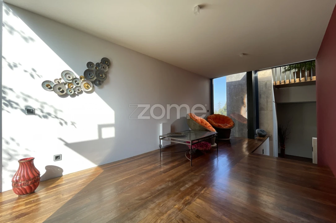 Moradia T5 para Venda em Escapães Foto 3