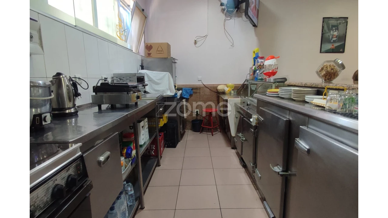 Negócio para Venda em Cidade da Maia Foto 6