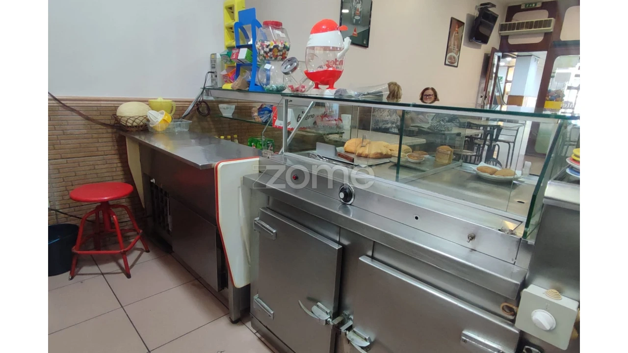 Negócio para Venda em Cidade da Maia Foto 4