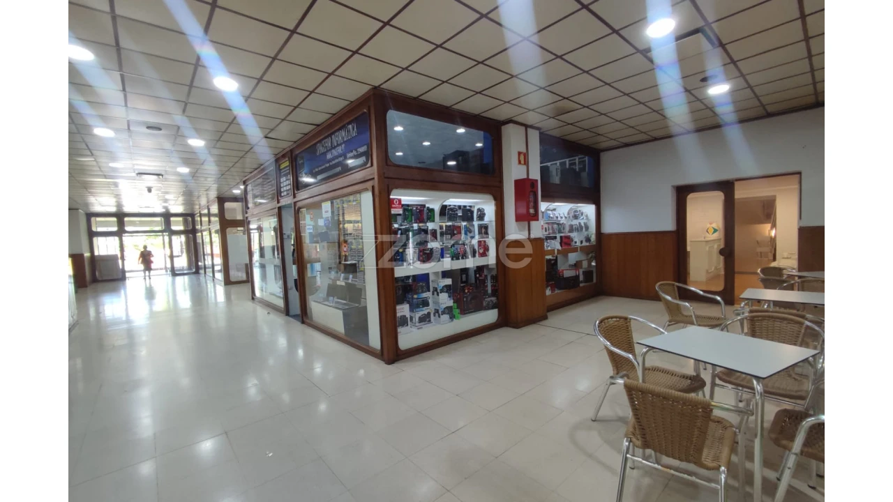 Negócio para Venda em Cidade da Maia Foto 3