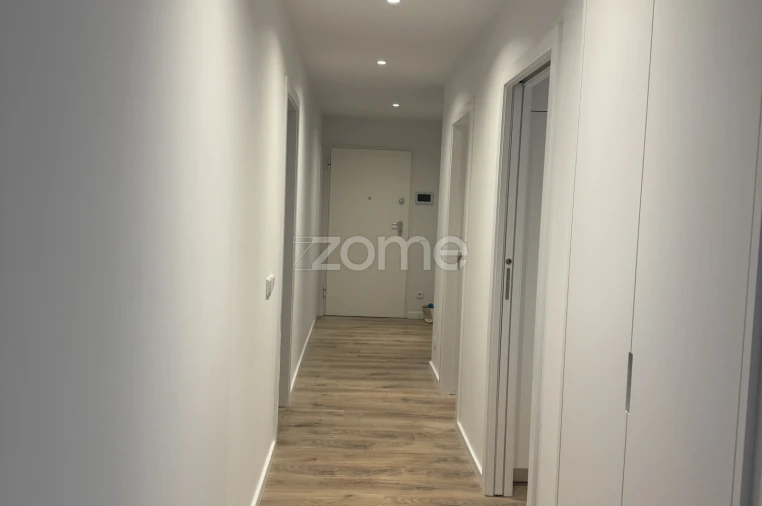 Apartamento T2 para Venda em Ramalde Foto 37