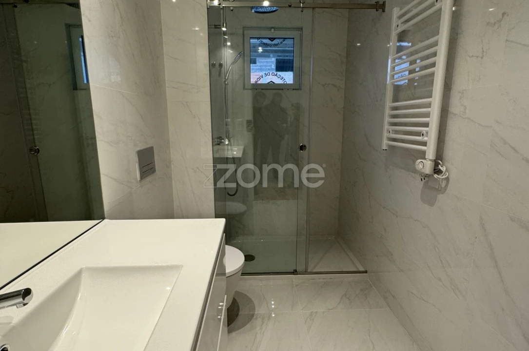 Apartamento T2 para Venda em Ramalde Foto 30