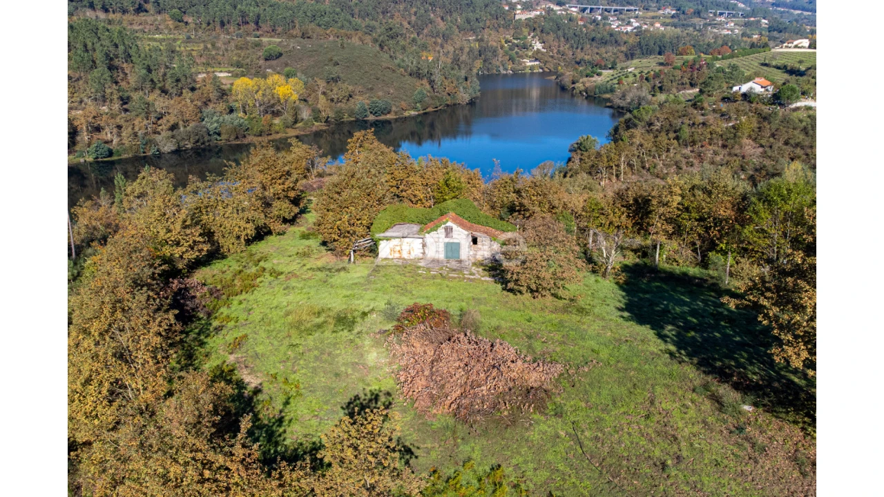 Terreno para Venda em Várzea, Aliviada e Folhada Foto 2