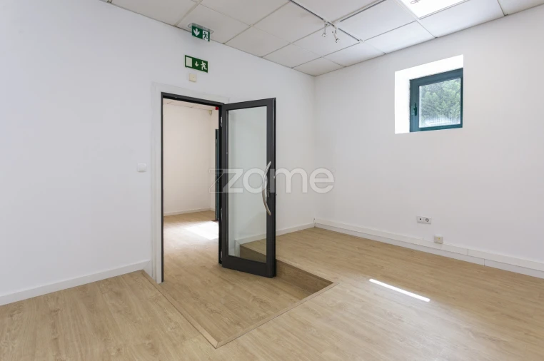 Escritório para Arrendamento em Cidade da Maia Foto 23