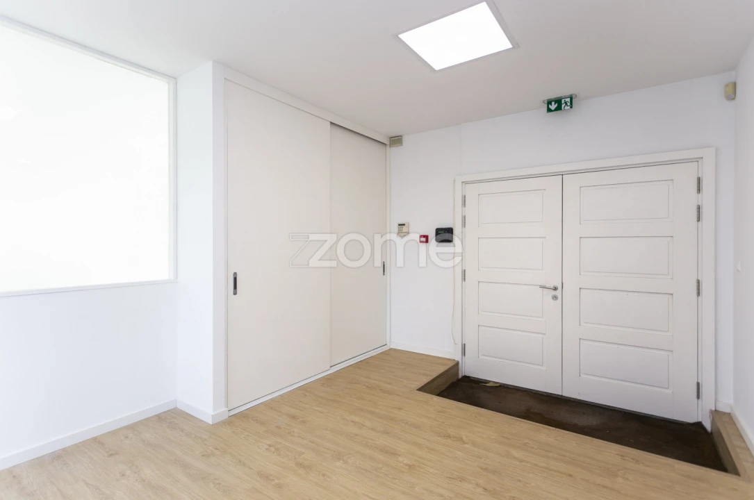 Escritório para Arrendamento em Cidade da Maia Foto 31