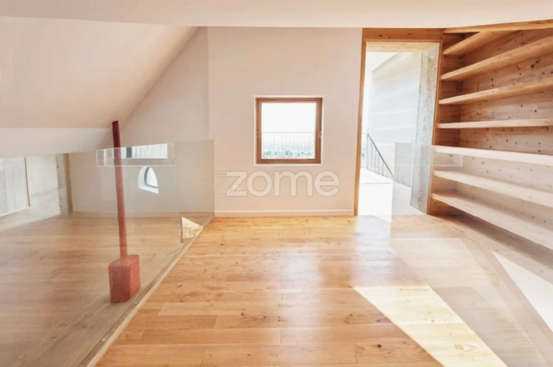 Moradia T1 para Venda em Linhares Foto 8