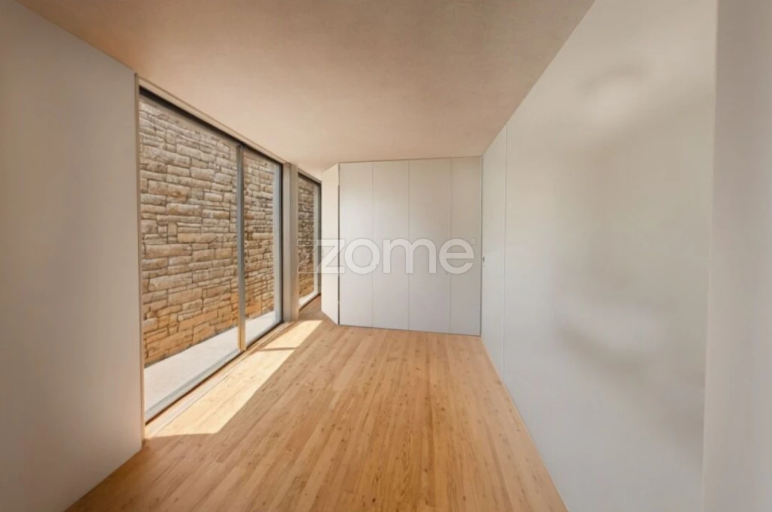 Moradia T1 para Venda em Linhares Foto 9