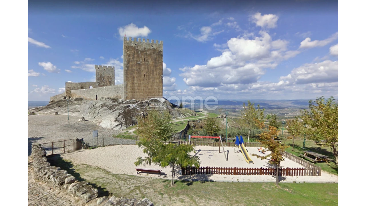 Moradia T1 para Venda em Linhares Foto 2