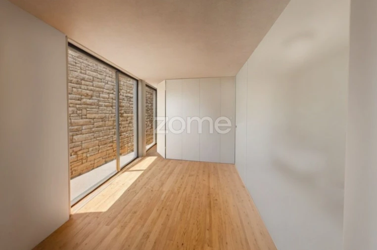 Moradia T1 para Venda em Linhares Foto 9