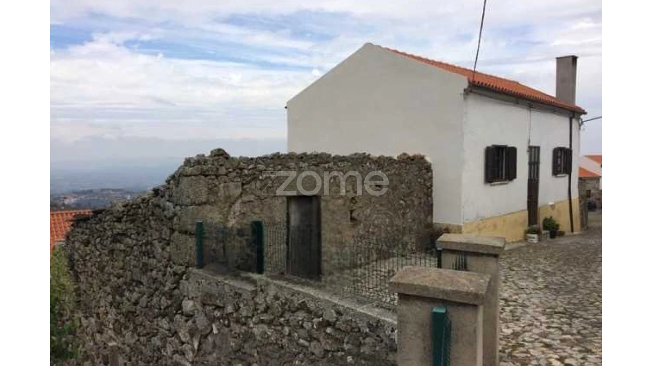 Moradia T1 para Venda em Linhares Foto 3