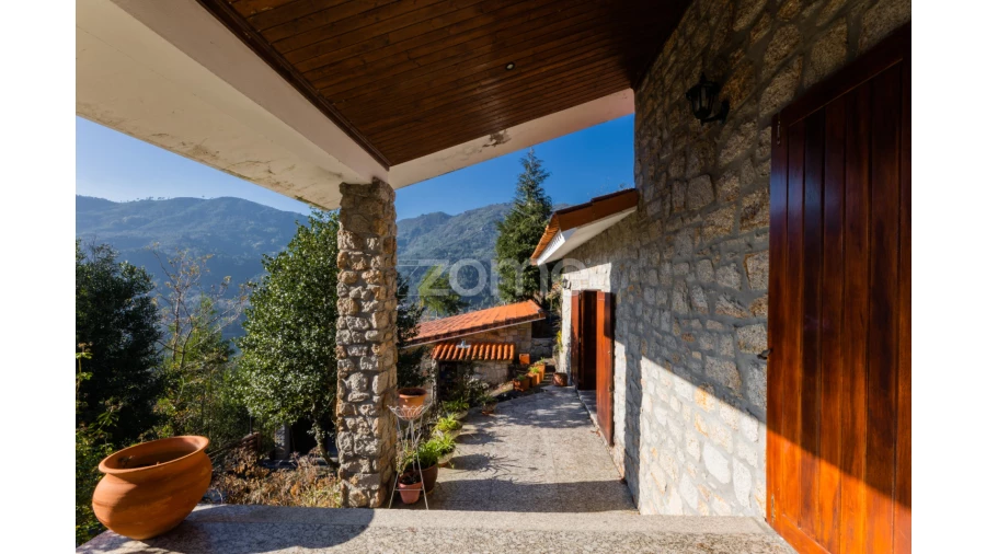 Moradia T5 para Venda em Vilar da Veiga Foto 2