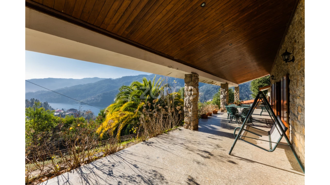 Moradia T5 para Venda em Vilar da Veiga Foto 2