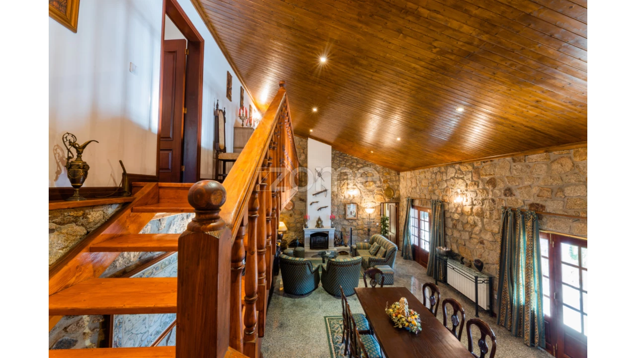 Moradia T5 para Venda em Vilar da Veiga Foto 8