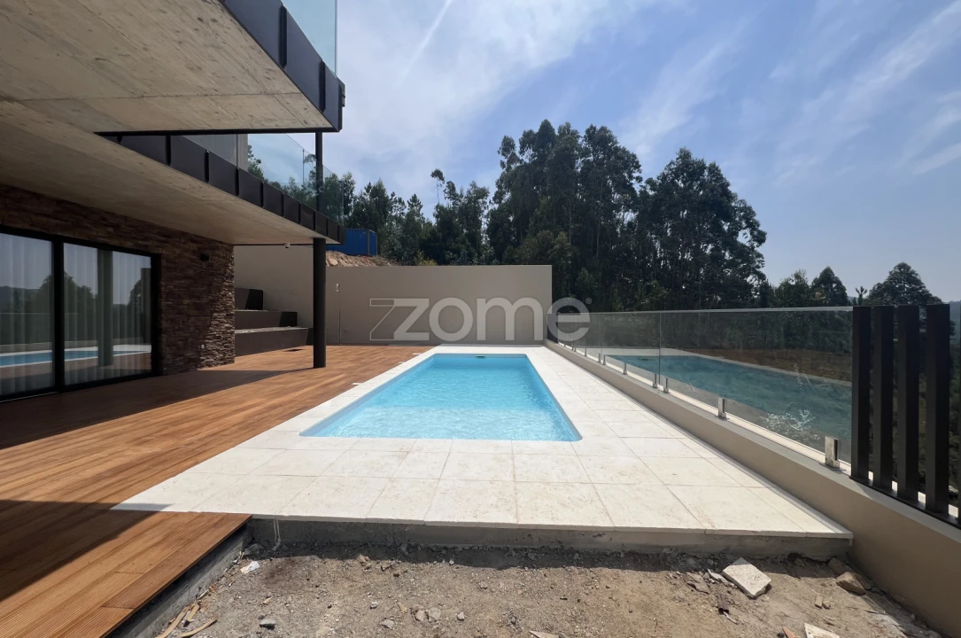 Moradia T4 para Venda em Gondifelos, Cavalões e Outiz Foto 43