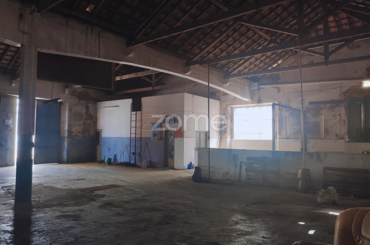 Terreno Comércio / Armazém para Venda em Olhão Foto 4