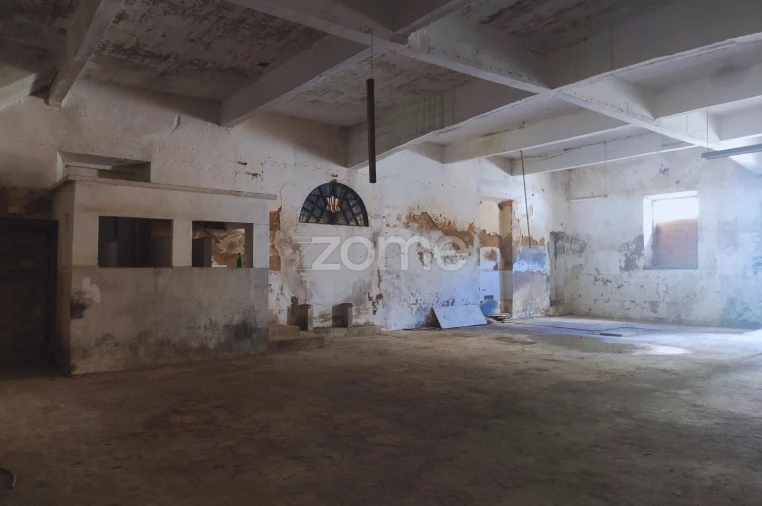 Terreno Comércio / Armazém para Venda em Olhão Foto 9