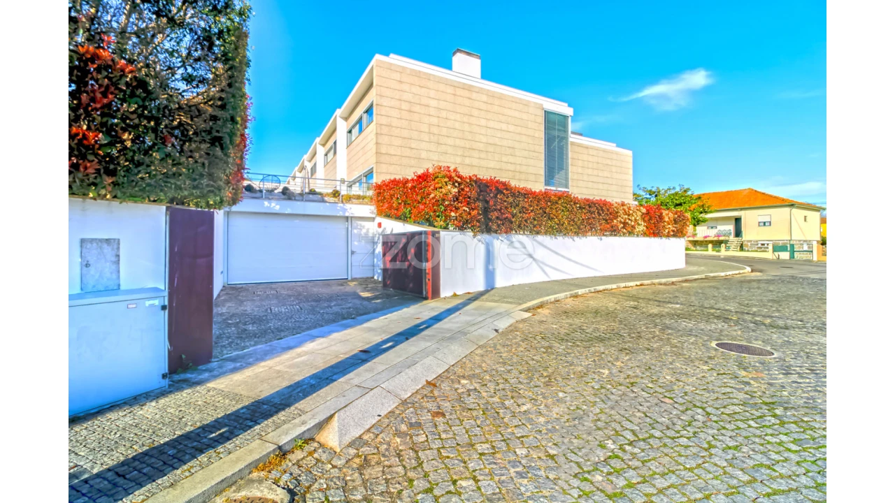 Moradia T3 para Venda em Mafamude e Vilar do Paraíso Foto 61