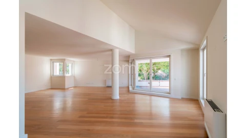 Apartamento T4 para Venda em Aldoar, Foz do Douro e Nevogilde