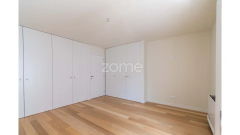 Apartamento T4 para Venda em Aldoar, Foz do Douro e Nevogilde